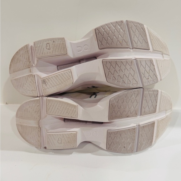 On Running Cloudpulse Women's White/Frost Sneakers - Picture 4 of 5